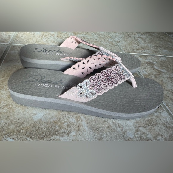 Skechers yoga foam flip flops - Picture 2 of 3